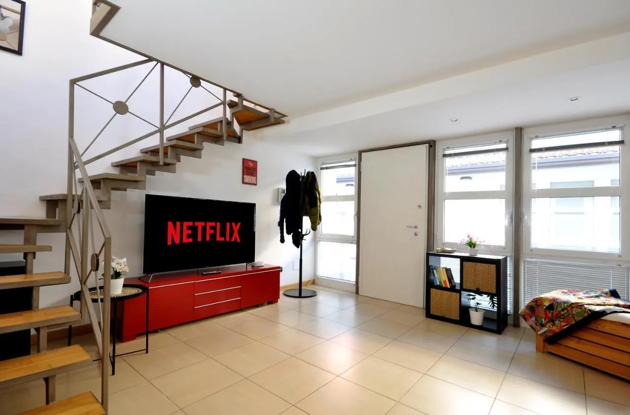 Loft Ristrutturato Vicino M4 Argonne - San Benigno Milano Daire