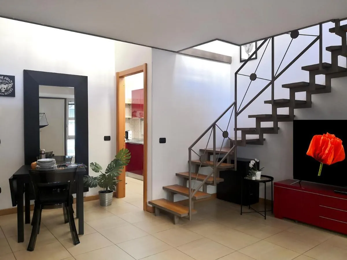 Loft Ristrutturato Vicino M4 Argonne - San Benigno Milano